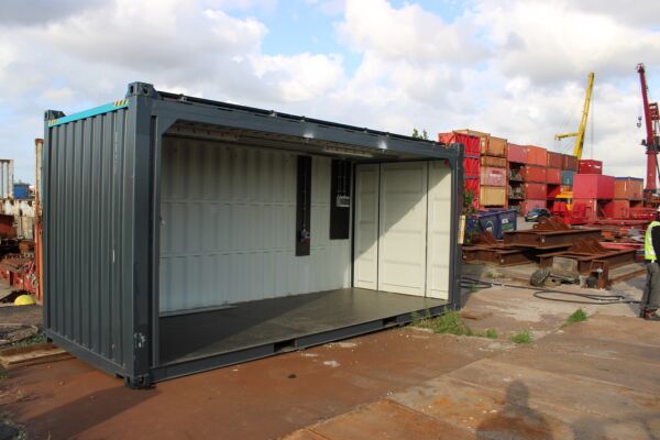 Solar container